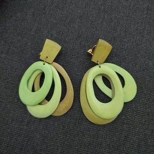 Vintage green wooden statement earrings clip on